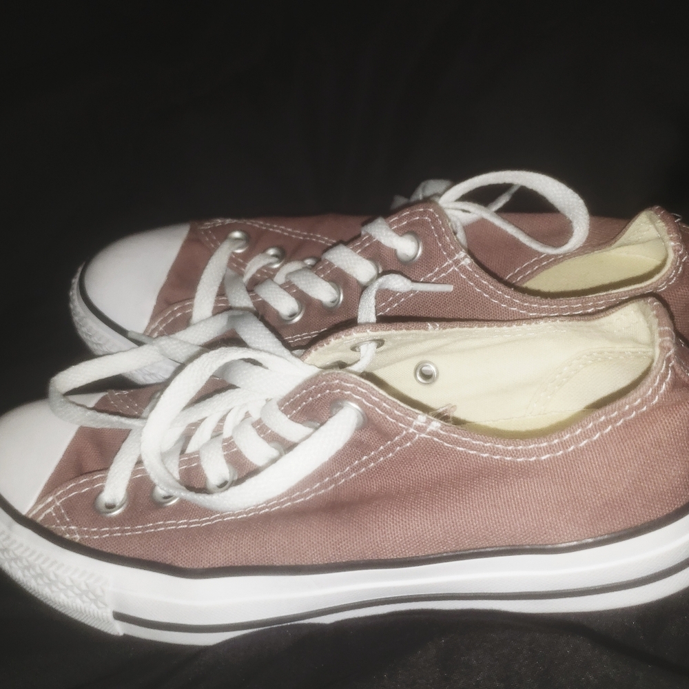 CONVERSES - Picture 5 of 7